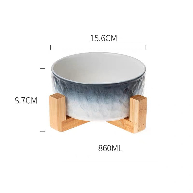 Le Grès: Glazed ceramic bowl on a bamboo stand