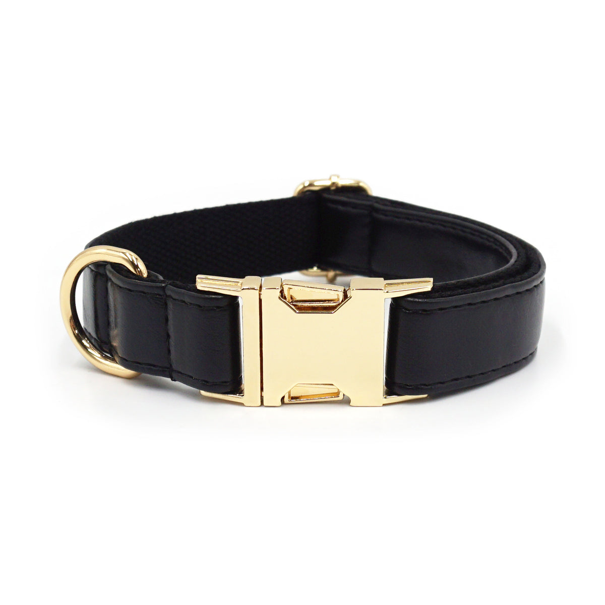 Le Doré: Leather-look dog collar with gold buckle