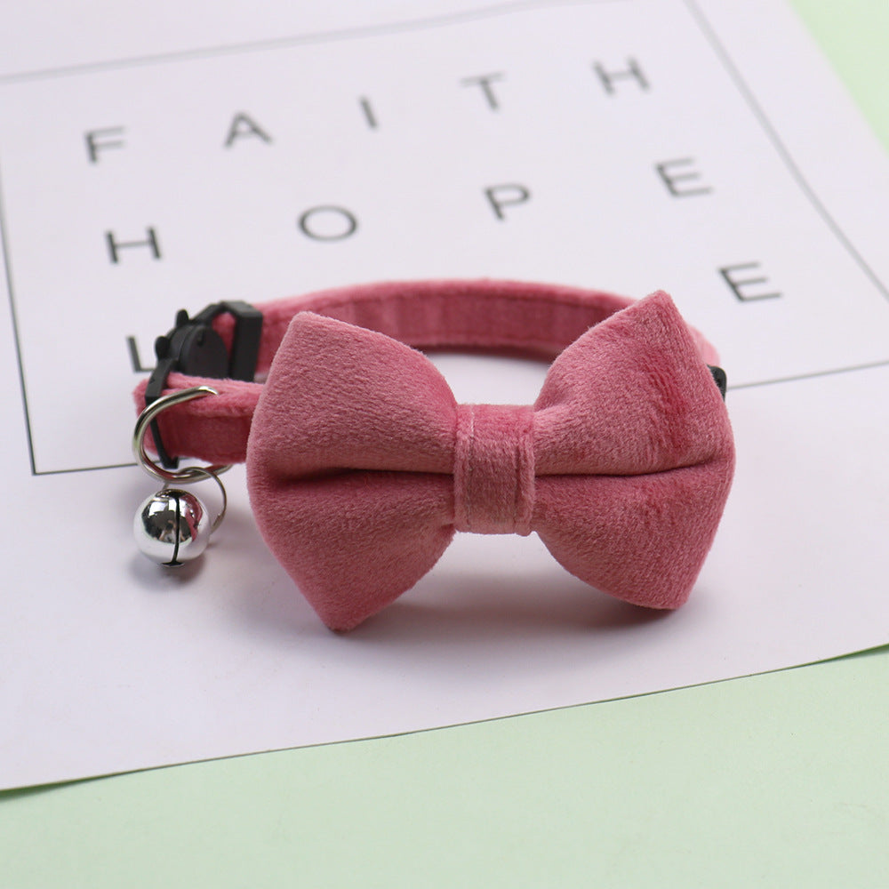 Le Papillon: Faux-suede bow collar for cats and small dogs