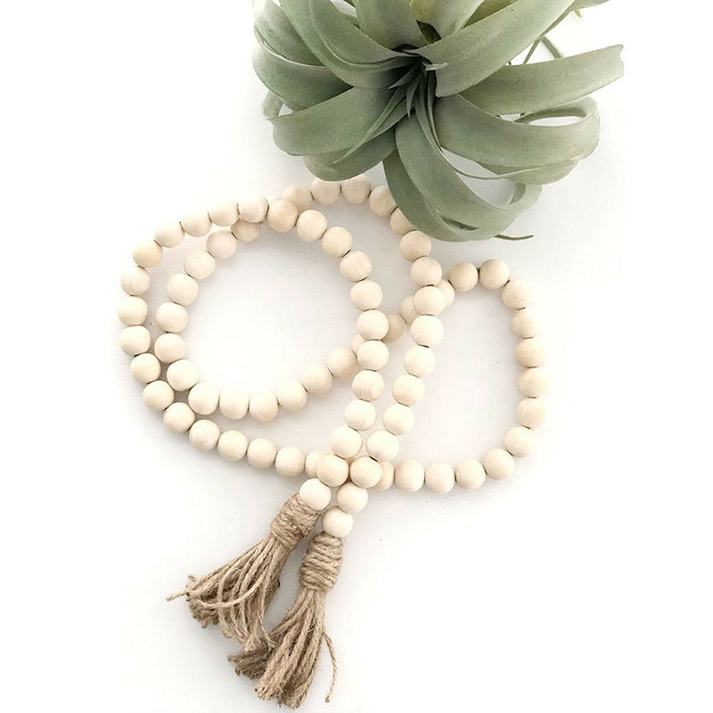Le Chapelet garland coiled on a table