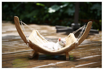 Le Transat: Wooden cat lounger with plush hammock