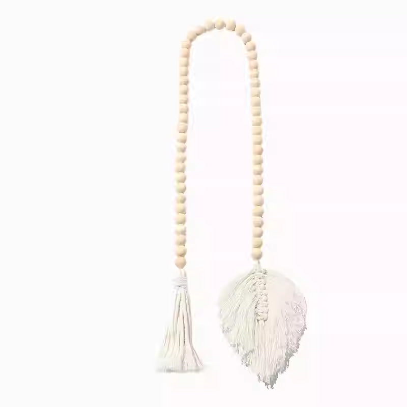La Feuille: Bead and macramé leaf tassel