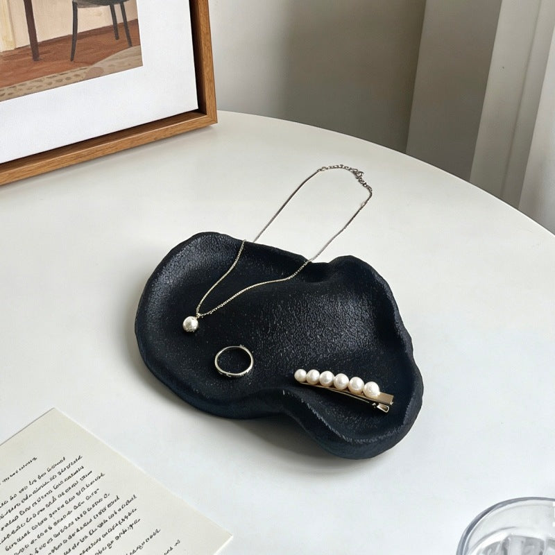 Le Galet: Free-form ceramic jewellery dish