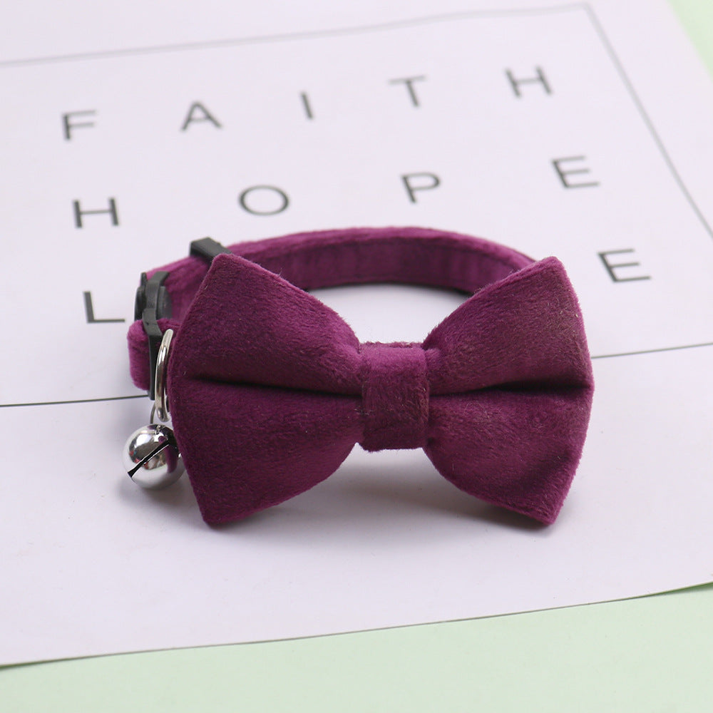 Le Papillon: Faux-suede bow collar for cats and small dogs