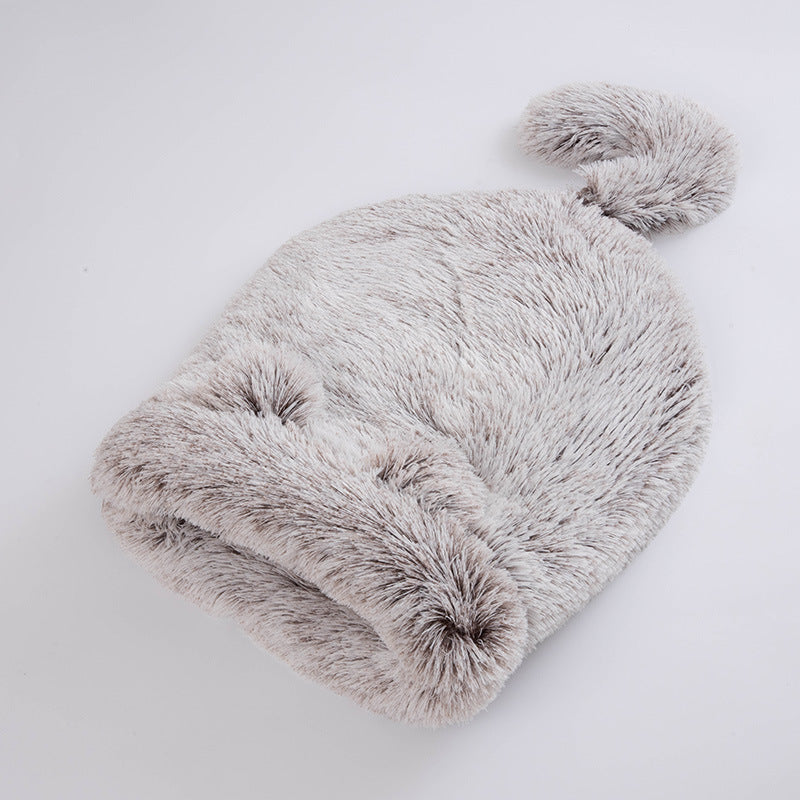 Le Cocon: Plush cat sleeping-bag nest