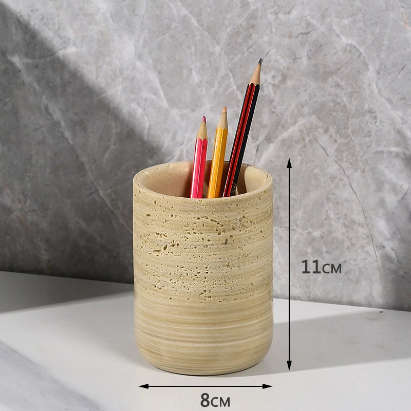 Le Pot à Crayons: Stone-look pen cup