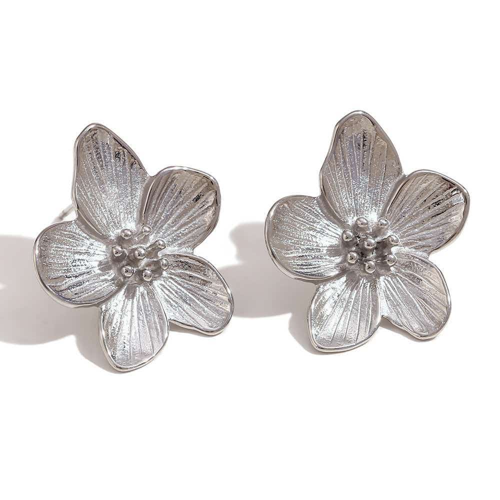 La Fleur: Sculpted flower stud earrings