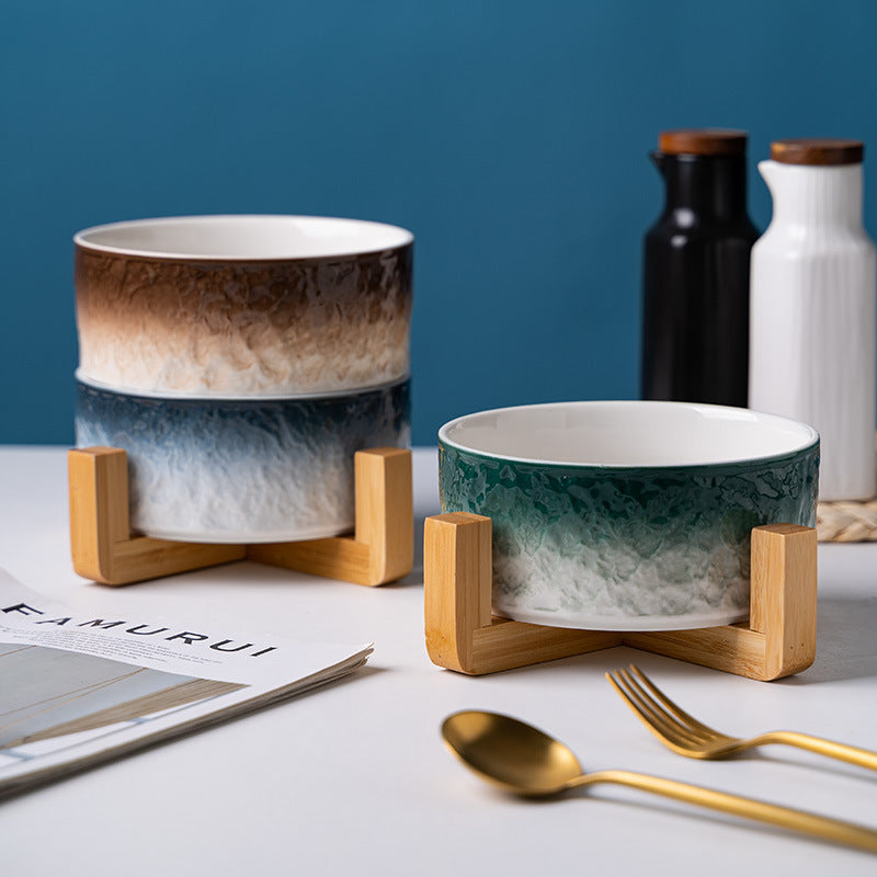 Le Grès: Glazed ceramic bowl on a bamboo stand