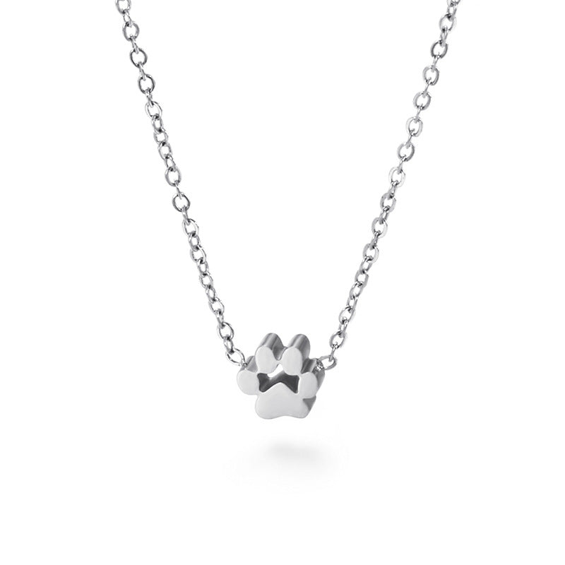 La Patte: Paw pendant necklace