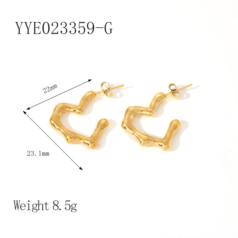 Le Cœur: Open heart hoop earrings
